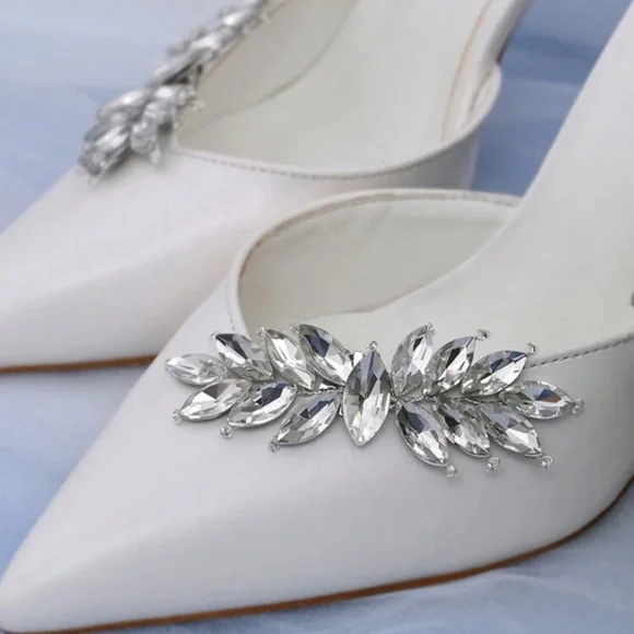 🪩 Embellished Shoe Clips 🪩 - Picture 2 of 4